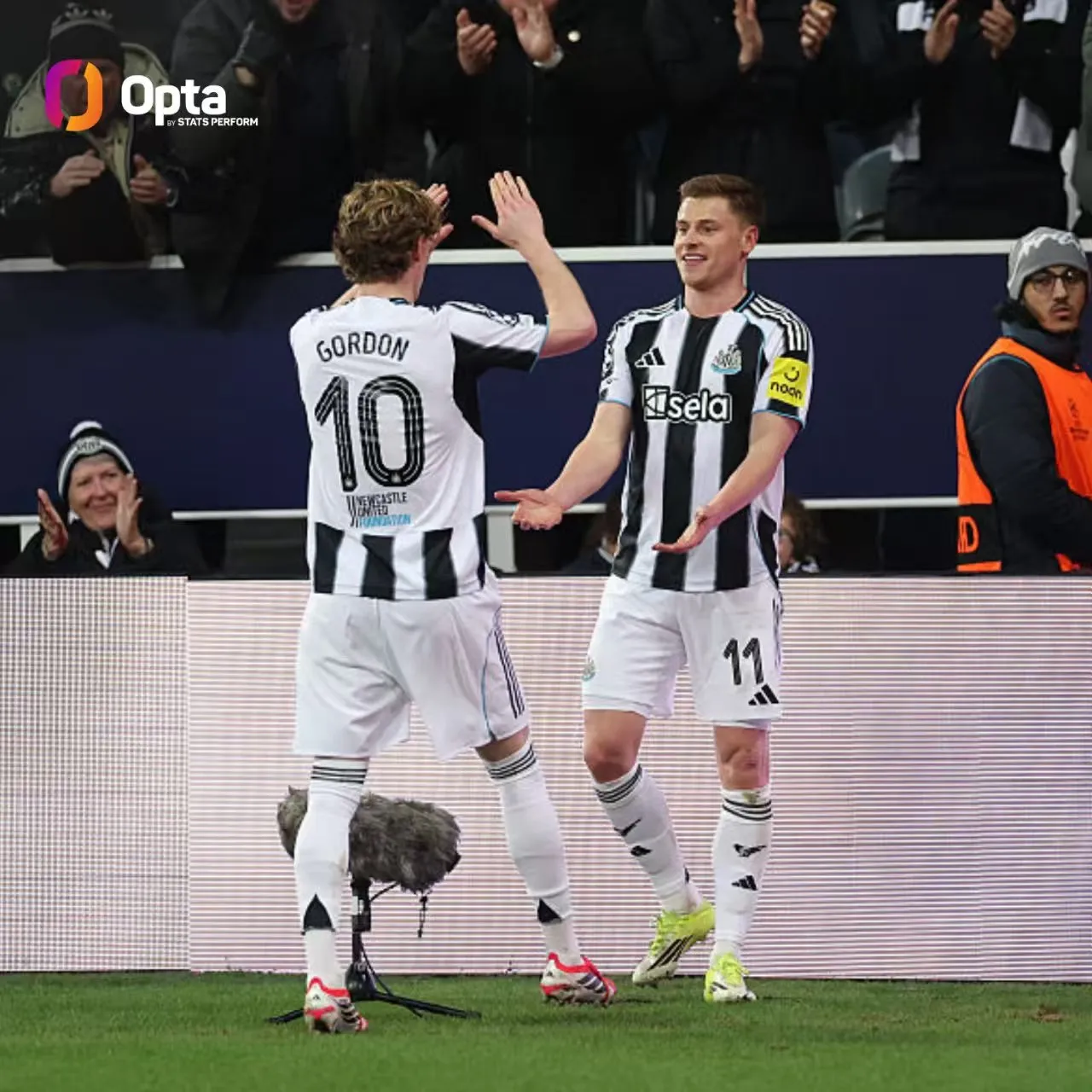 pg电子互动-戈登+巴恩斯比肩传奇，成欧冠第三对英格兰进球5＋双子星