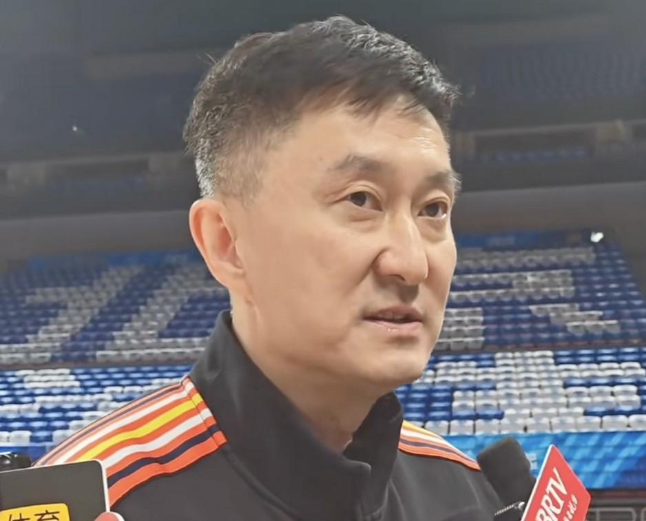 pg电子真人版-杜锋：系列赛看到了年轻人的担当和成长，希望今晚大家继续拼